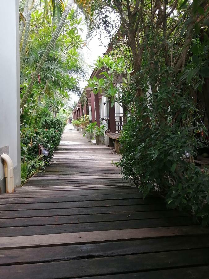 Naiyang Boutique Resort Ban Phak Chit Exterior photo